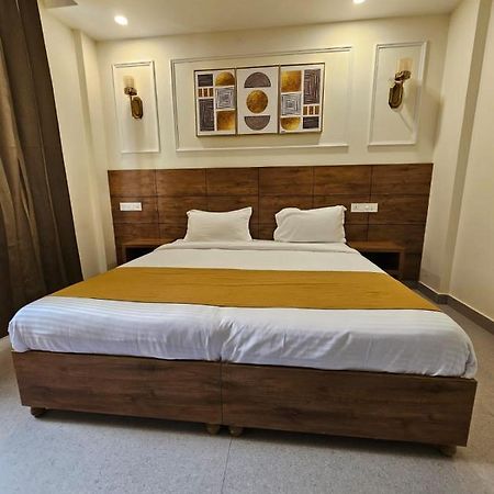 Hotel Nirvana Bliss, Behind Parmarth Niketan ริชิเคช ภายนอก รูปภาพ