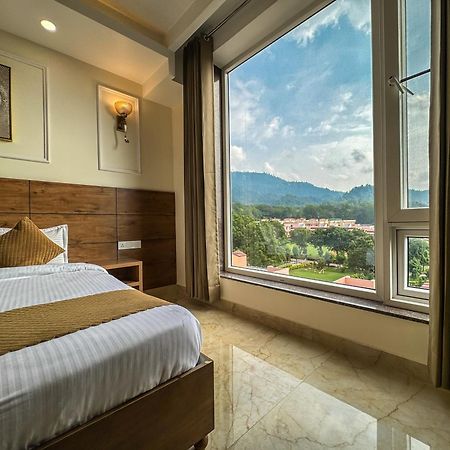 Hotel Nirvana Bliss, Behind Parmarth Niketan ริชิเคช ภายนอก รูปภาพ
