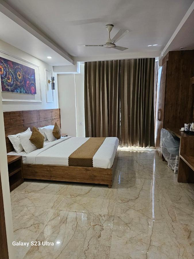 Hotel Nirvana Bliss, Behind Parmarth Niketan ริชิเคช ภายนอก รูปภาพ
