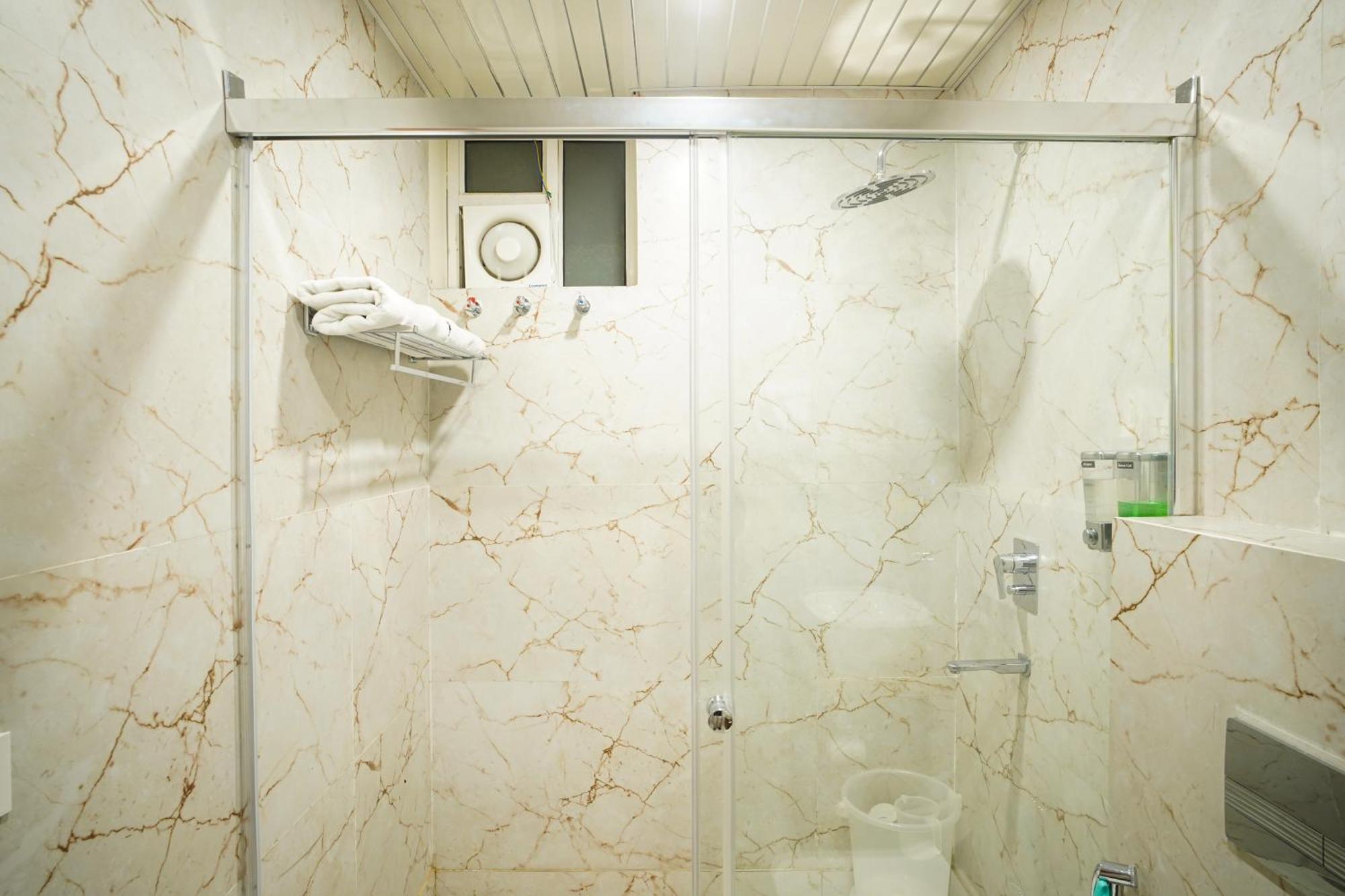Hotel Nirvana Bliss, Behind Parmarth Niketan ริชิเคช ภายนอก รูปภาพ