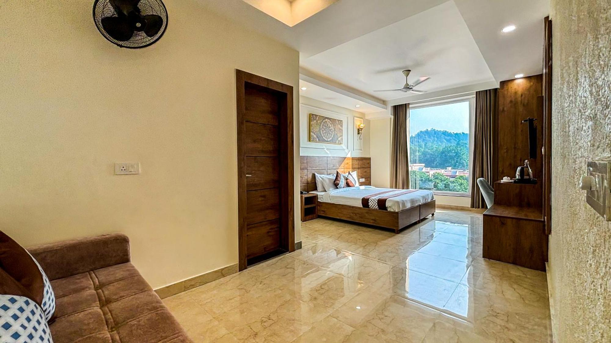 Hotel Nirvana Bliss, Behind Parmarth Niketan ริชิเคช ภายนอก รูปภาพ
