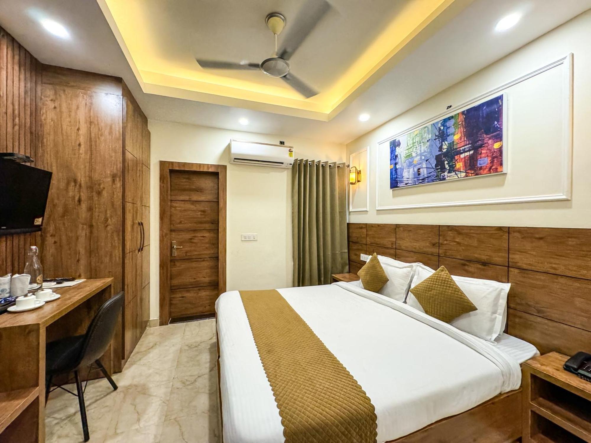 Hotel Nirvana Bliss, Behind Parmarth Niketan ริชิเคช ภายนอก รูปภาพ