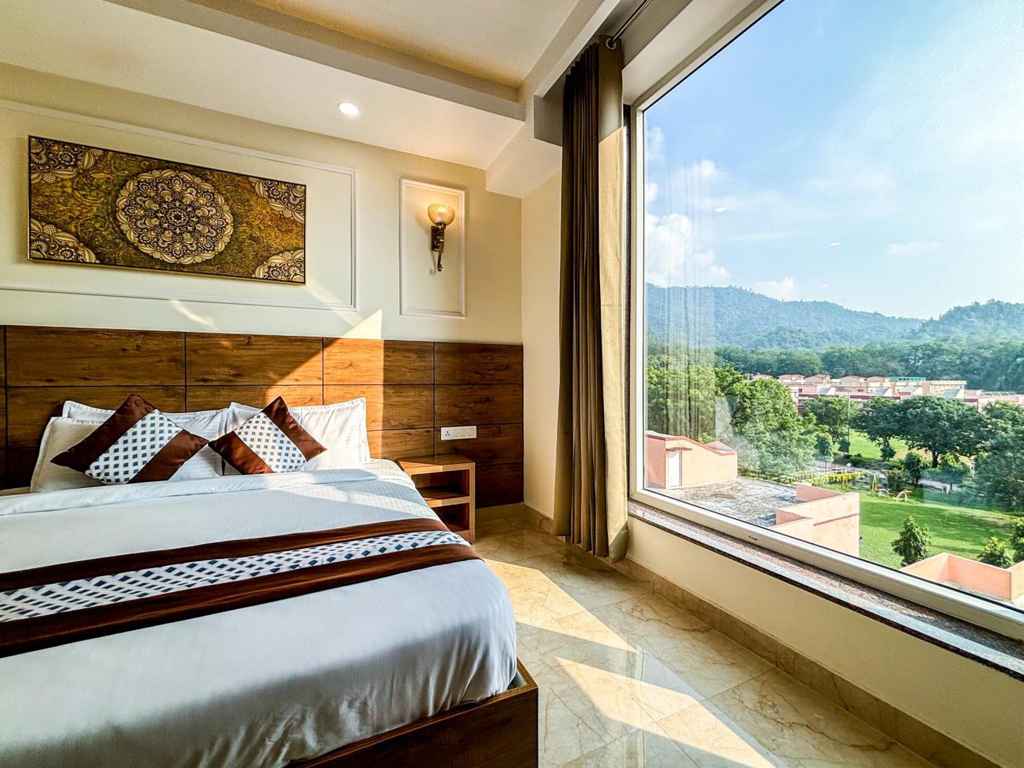 Hotel Nirvana Bliss, Behind Parmarth Niketan ริชิเคช ภายนอก รูปภาพ