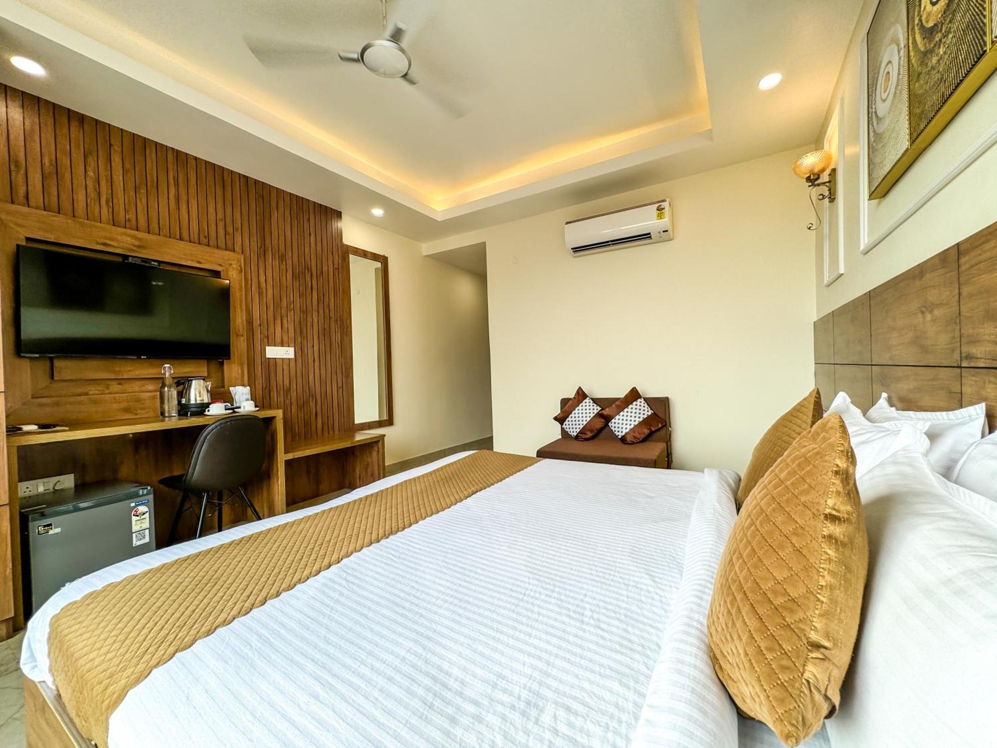Hotel Nirvana Bliss, Behind Parmarth Niketan ริชิเคช ภายนอก รูปภาพ