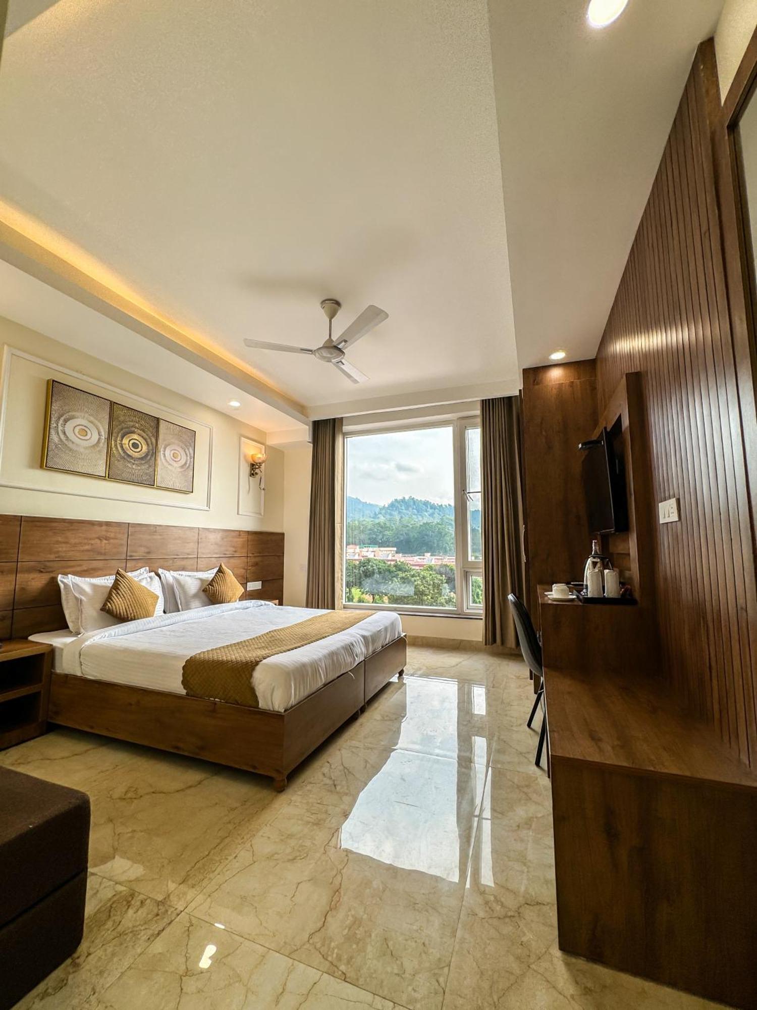 Hotel Nirvana Bliss, Behind Parmarth Niketan ริชิเคช ภายนอก รูปภาพ