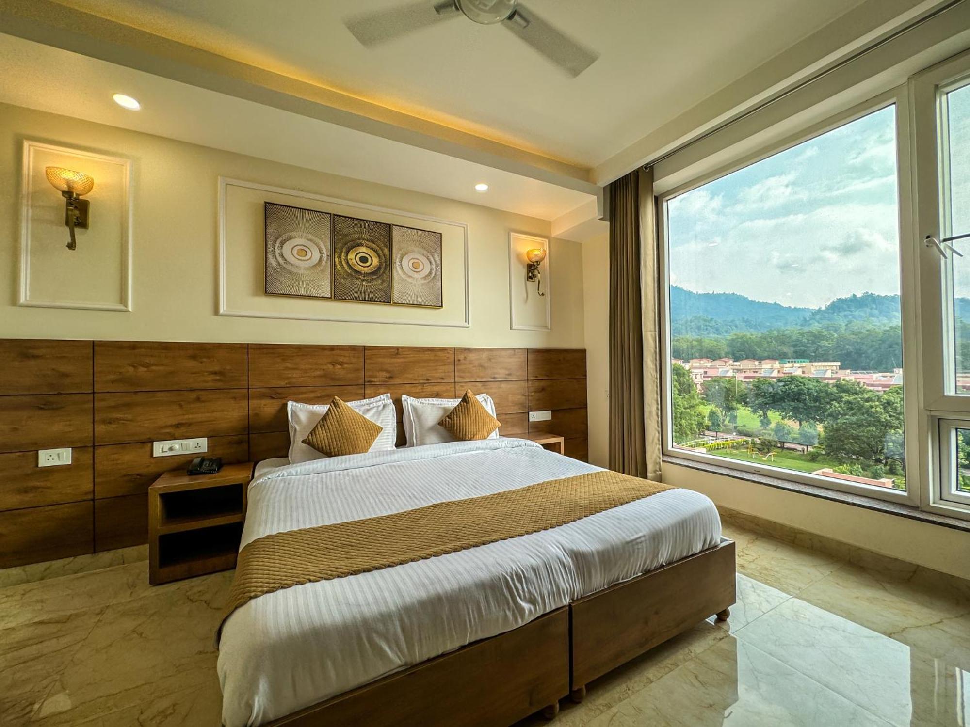 Hotel Nirvana Bliss, Behind Parmarth Niketan ริชิเคช ภายนอก รูปภาพ