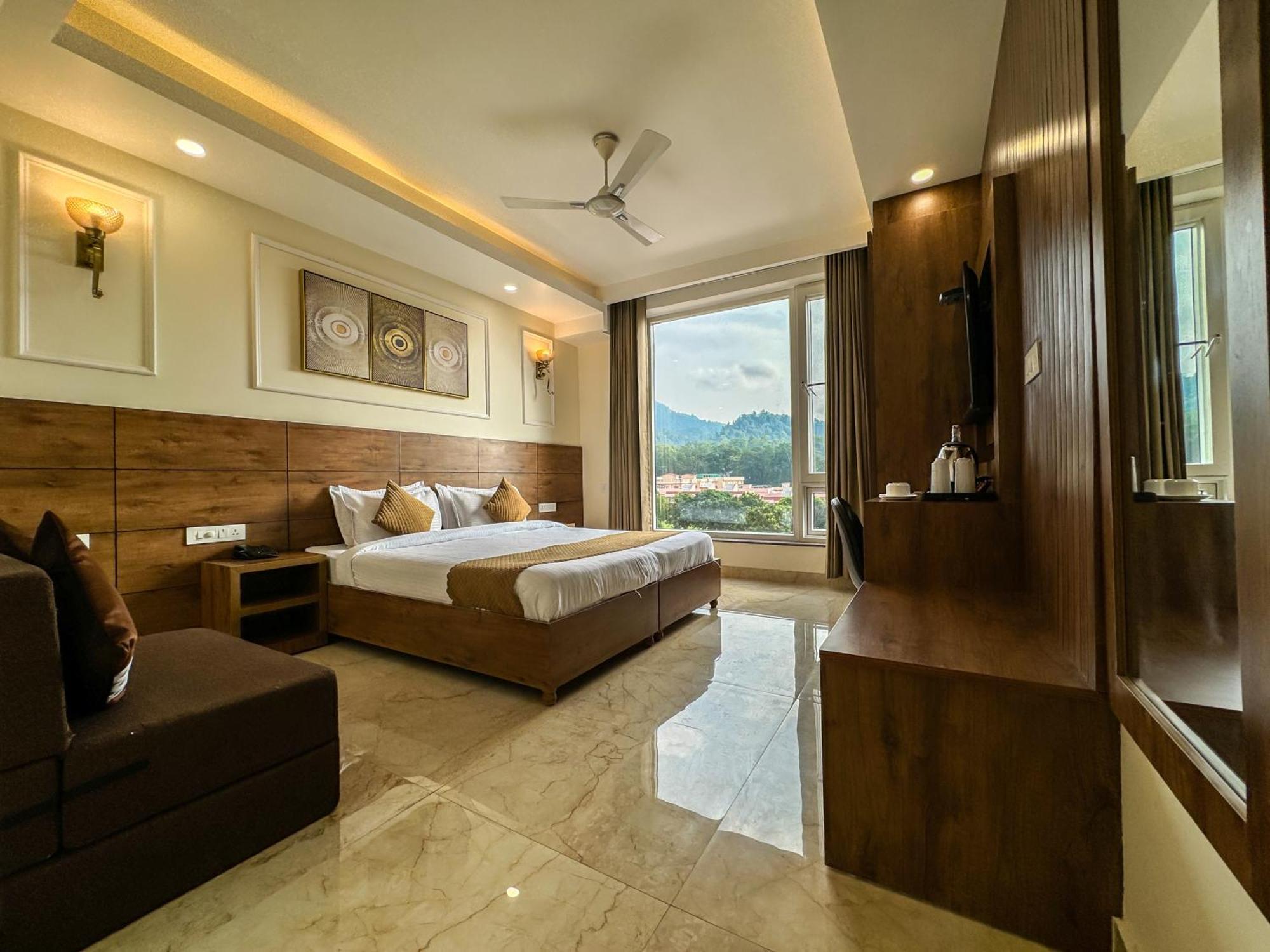 Hotel Nirvana Bliss, Behind Parmarth Niketan ริชิเคช ภายนอก รูปภาพ